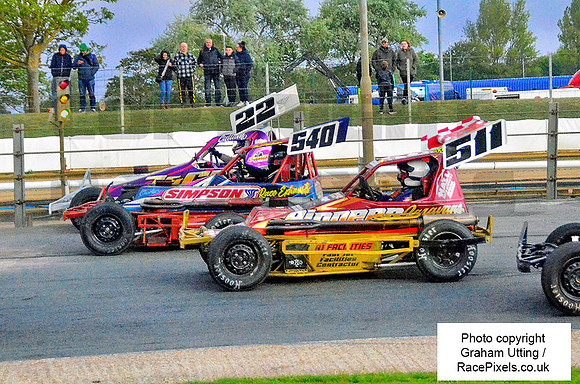 U040525-209